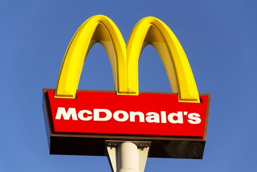 Doctors Urge UK to Ban Fast-Food Restaurants From School Zones