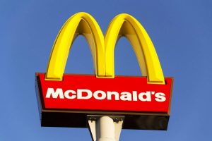 Doctors Urge UK to Ban Fast-Food Restaurants From School Zones
