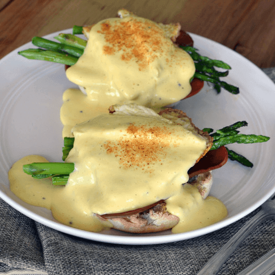 9 Vegan Eggs Benedict Recipes For a Hearty Brunch