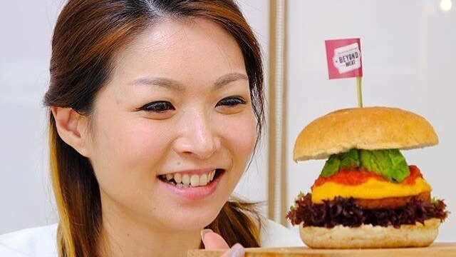 Vegan Beyond Burger Sales in Hong Kong Have Quadrupled in One Year Thanks to Meat-Eaters