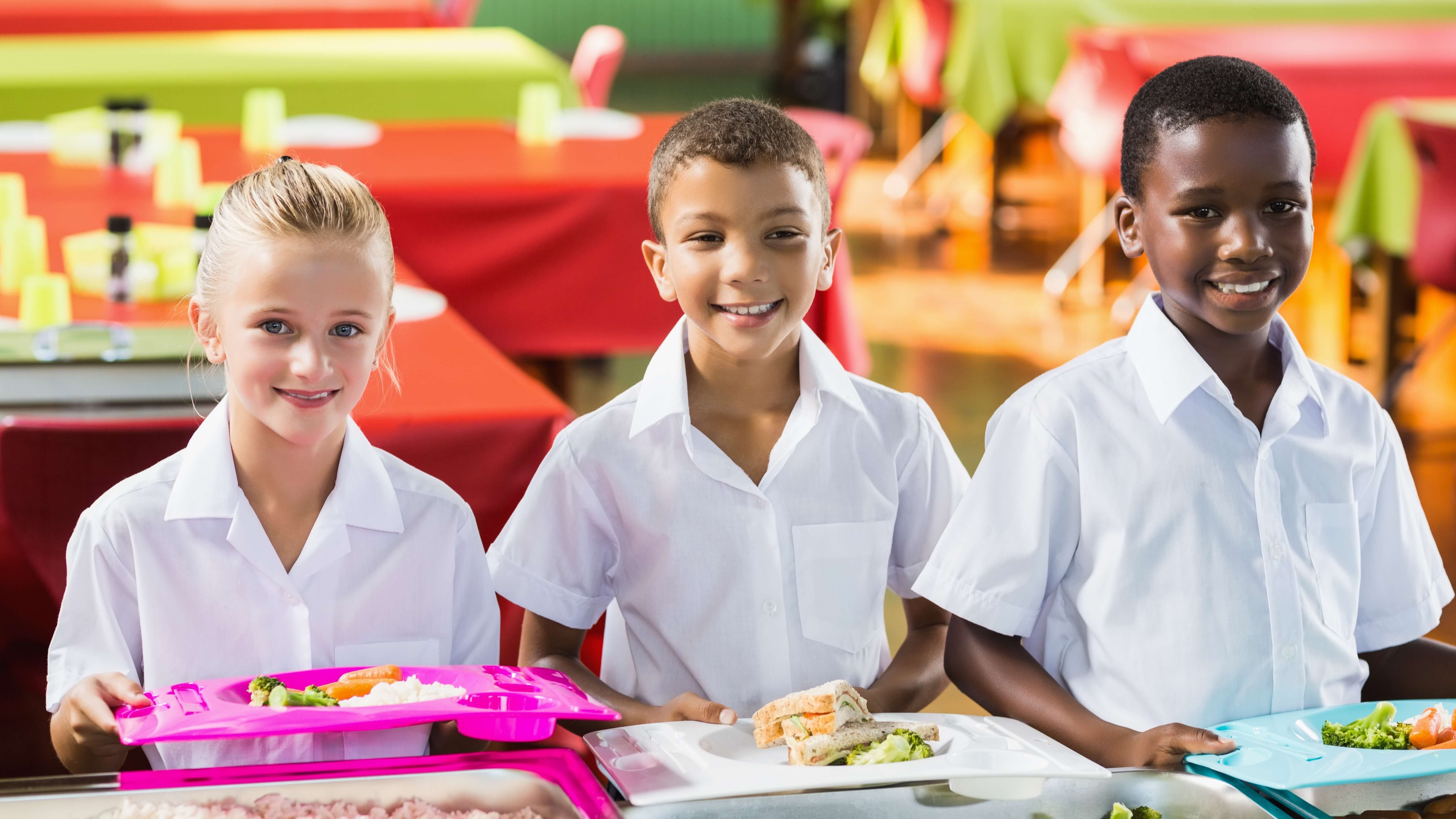 Lunch Break in School. Have lunch at School картинка. Lunch time in School. Serving children in the Cafeteria.