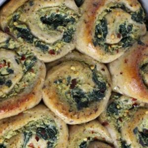 Vegan Garlic, Cheese, and Spinach Pizza Rolls Recipe