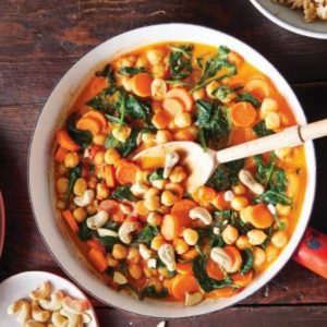 Easy One-Pan Vegan Thai Red Curry With Spinach and Carrots