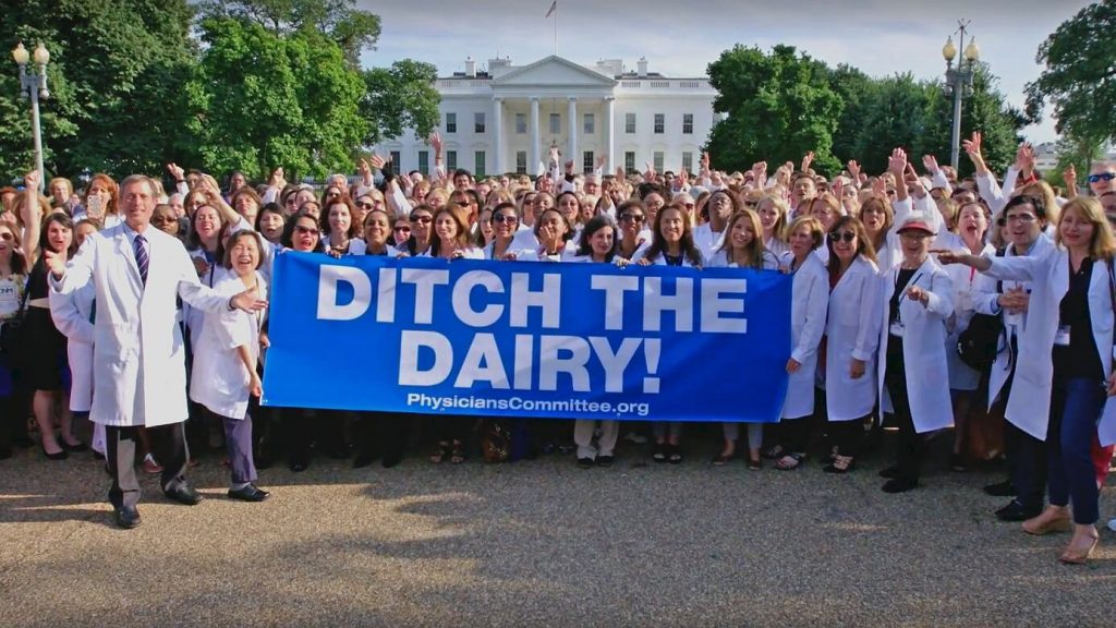 12,000 Doctors Urge the USDA to Issue Dairy Warning