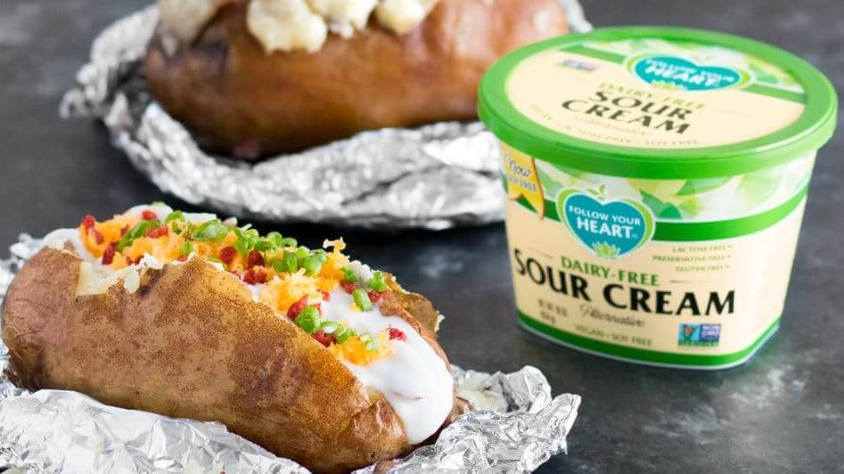 Why These Vegan Sour Cream Dips Are Superior to Dairy