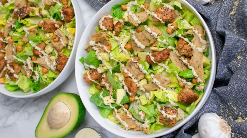 You Can Make This Vegan ‘Chicken’ Caesar Salad With Seitan or Tofu