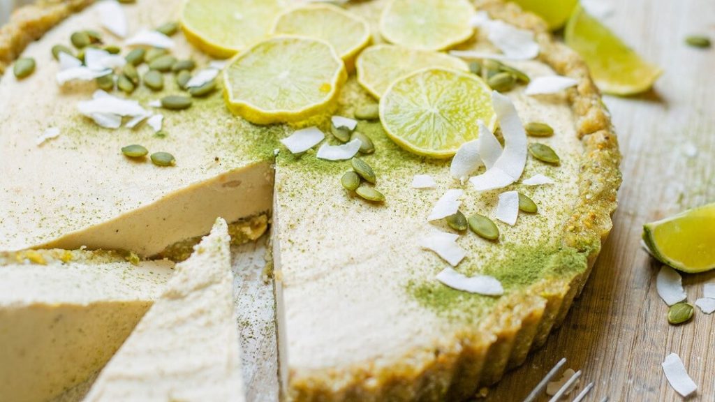 Vegan and Gluten-Free Key Lime Pie With Nutty Crust