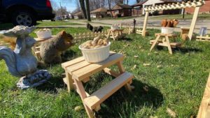This Man is Building Tiny Restaurants for Squirrels During Quarantine