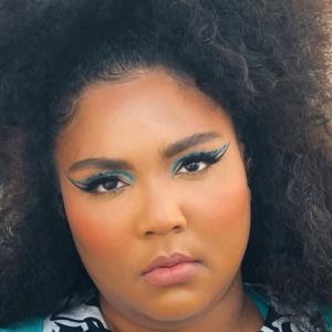 Watch Lizzo Make Vegan Fried Chicken and Biscuits With JUST Egg