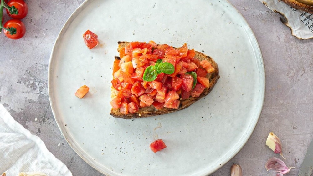 Classic Italian-Style Vegan Bruschetta With Tomatoes and Garlic