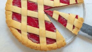 This Vegan Strawberry Pie Tastes Just Like Summer