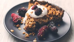 Enjoy a Slice of This Vegan Oat and Blackberry Crumble Pie