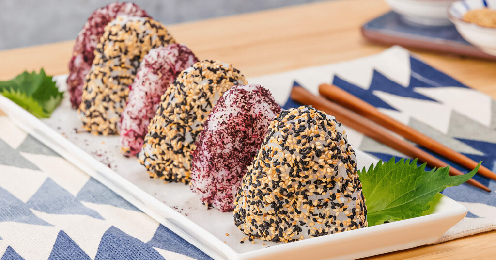 How to Make Japanese Rice Balls With Sesame and Red Bean Filling