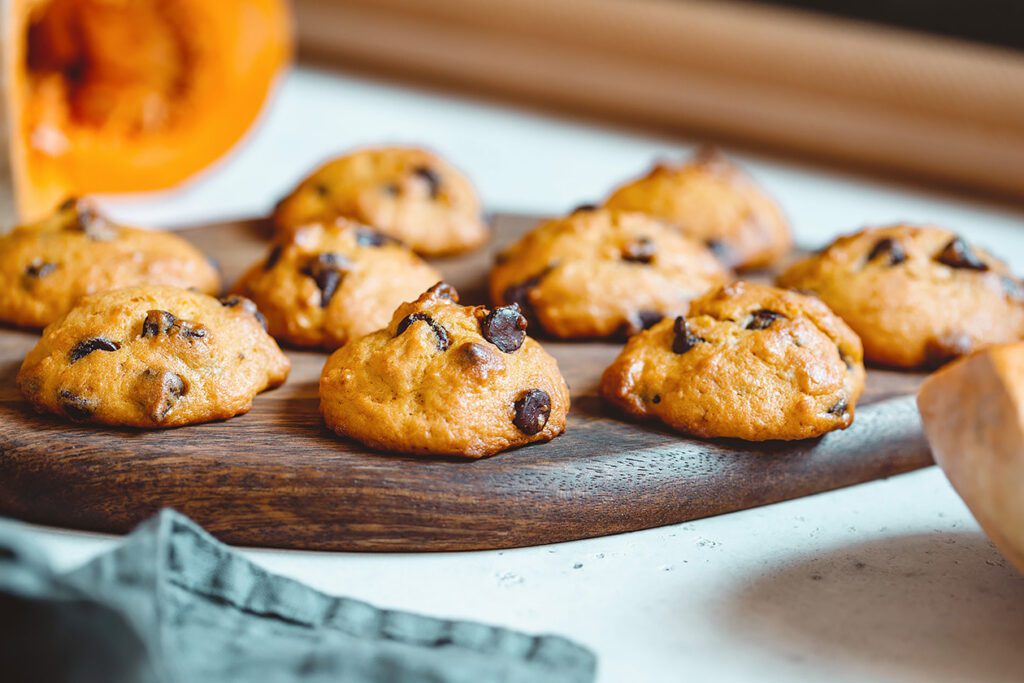 Vegan Pumpkin Chocolate Chip Cookies